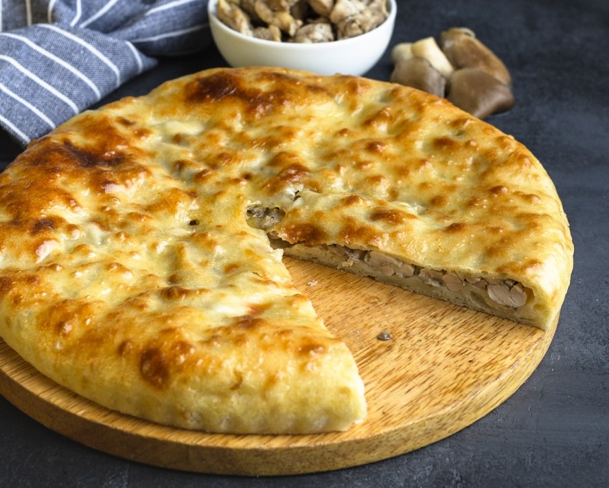 Осетинский пирог с курицей, грибами и сыром 30см